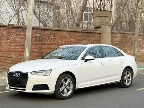 Audi A4L 2017 — фото 1