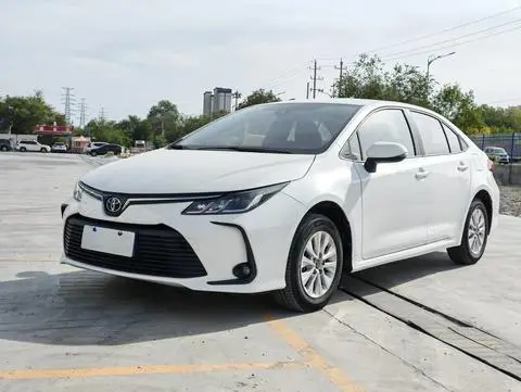Toyota Corolla 2023 — фото 1
