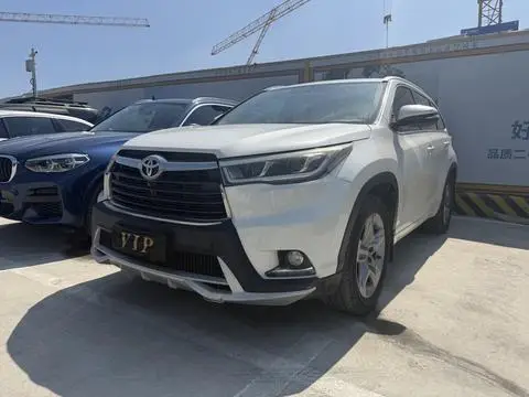 Toyota Highlander 2017 — фото 1
