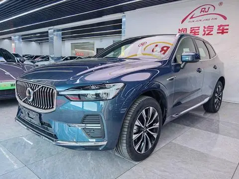 Volvo XC60 2025 — фото 1