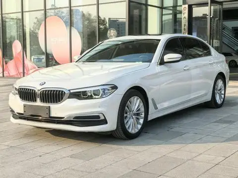 BMW 5 Series 2019 — фото 1