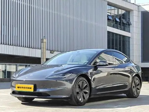 Tesla Model 3 2025 — фото 1