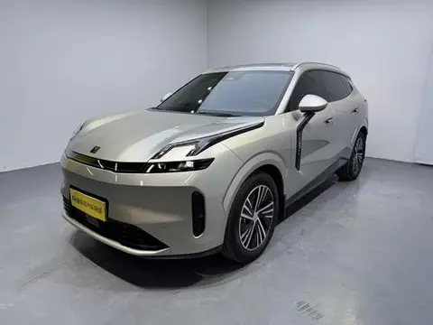 Lynk & Co 08 EM-P 2025