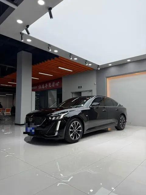 Cadillac CT5 2022 — фото 1