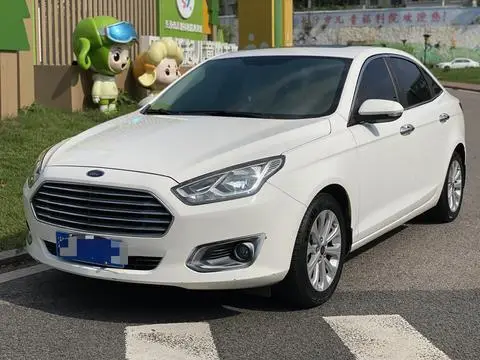 Ford Escort 2015 — фото 1