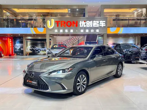 Lexus ES 2018