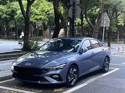Hyundai Elantra 2023
