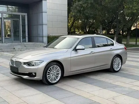 BMW 3 Series 2018 — фото 1
