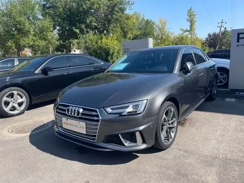 Audi A4L 2019 — фото 1