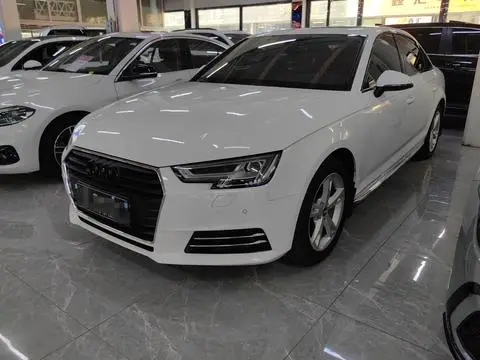 Audi A4L 2017 — фото 1