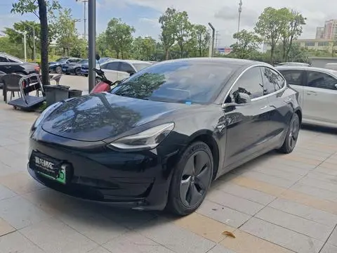Tesla Model 3 2020 — фото 1