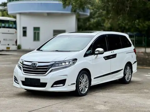 Honda 艾力绅 2016 — фото 1