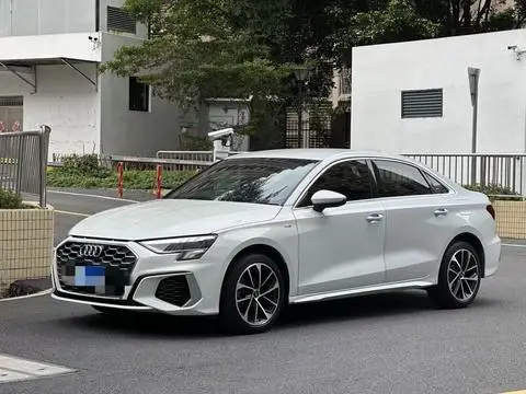 Audi A3 2022 — фото 1
