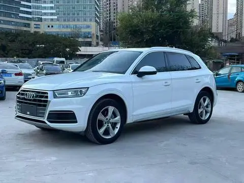 Audi Q5L 2018 — фото 1