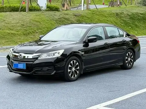 Honda Accord 2016 — фото 1