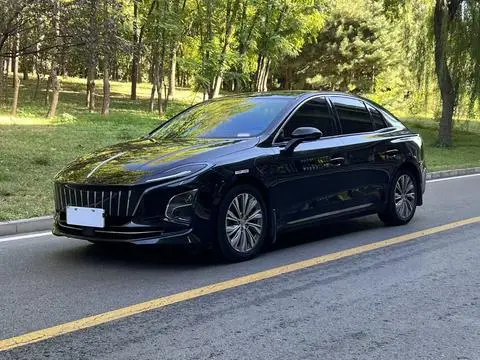 Hongqi E-QM5 2023