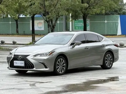Lexus ES 2022
