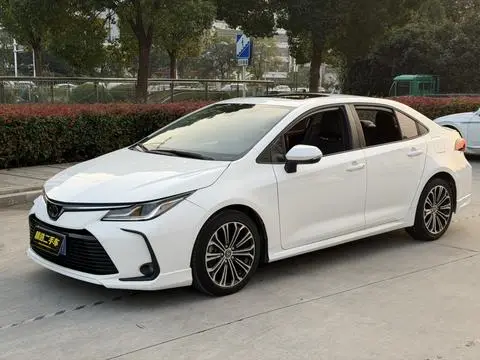 Toyota Corolla 2019 — фото 1