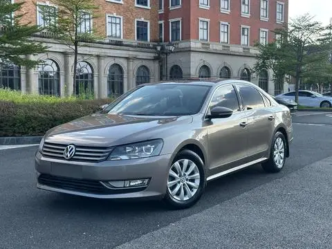 Volkswagen Passat 2014 — фото 1