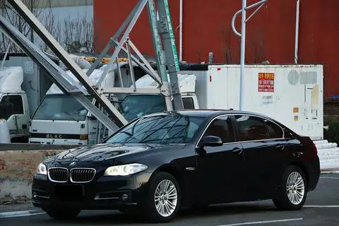 BMW 5 Series 2013 — фото 1