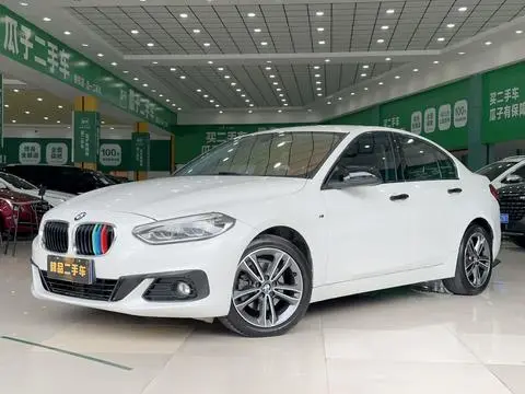 BMW 1 Series 2019 — фото 1