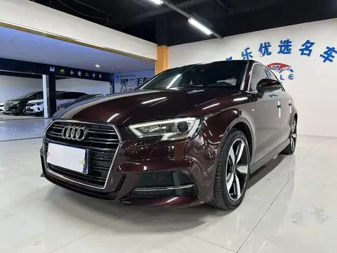 Audi A3 2018 — фото 1