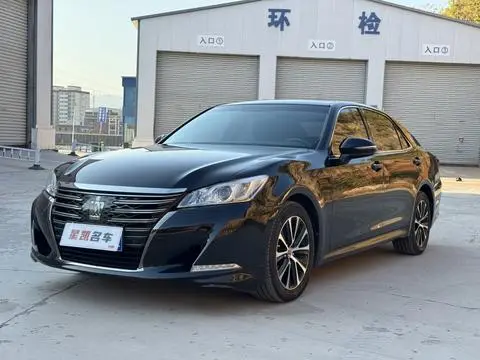 Toyota Crown 2018