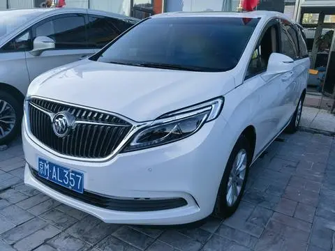 Buick GL8 2017 — фото 1