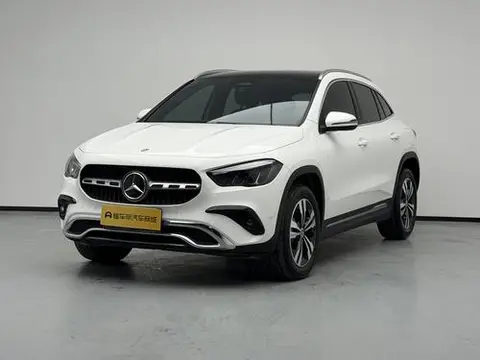 Mercedes-Benz GLA 2024