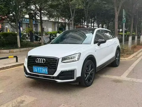 Audi Q2L 2021