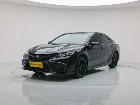 Toyota Camry 2022 — фото 1