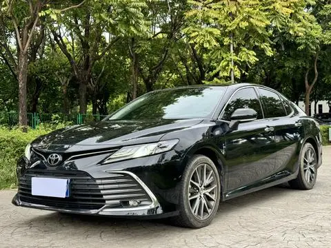 Toyota Camry 2021 — фото 1