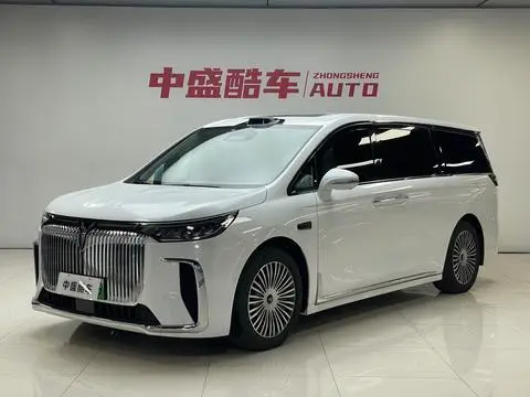 Voyah 梦想家 PHEV 2025