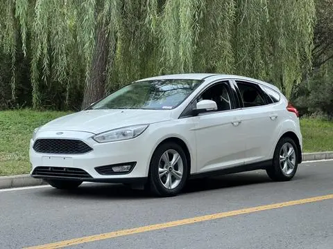 Ford Focus 2015 — фото 1