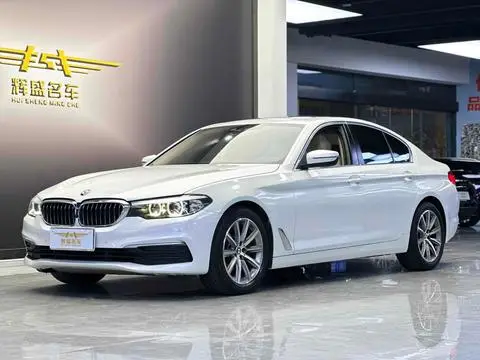 BMW 5 Series 2019 — фото 1