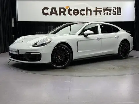 Porsche Panamera 2021
