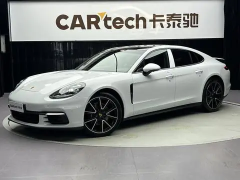 Porsche Panamera 2019 — фото 1