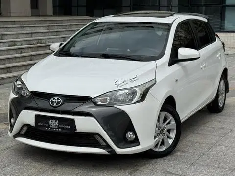 Toyota YARIS L 2017 — фото 1