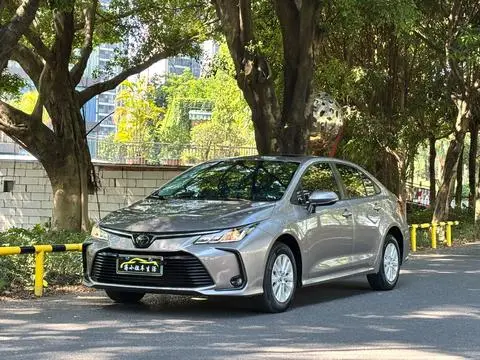 Toyota Corolla 2021 — фото 1