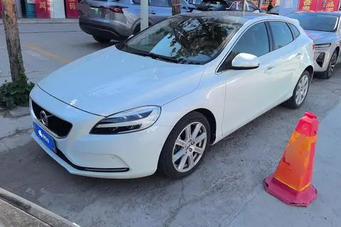 Volvo V40 2016