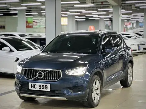 Volvo XC40 2021 — фото 1