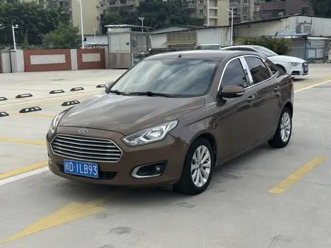 Ford Escort 2015 — фото 1
