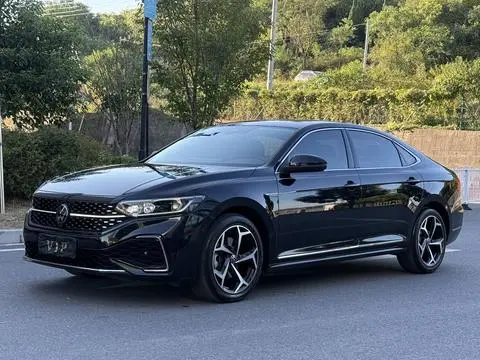 Volkswagen Passat 2023