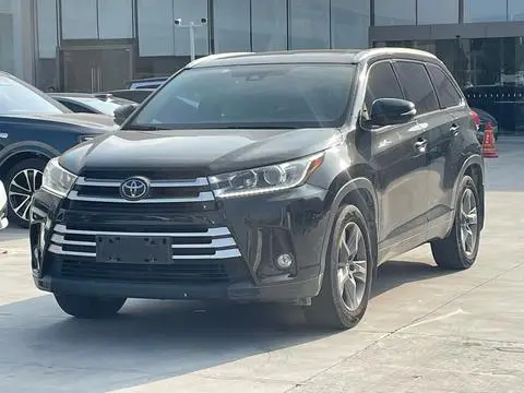 Toyota Highlander 2018 — фото 1