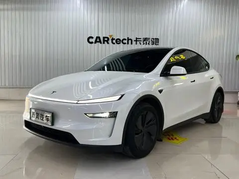 Tesla Model Y 2025