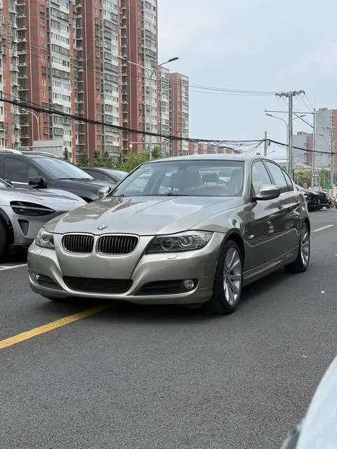 BMW 3 Series 2010 — фото 1