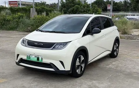 BYD Dolphin 2023 — фото 1