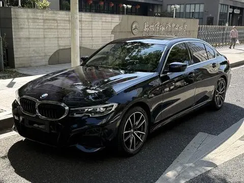 BMW 3 Series 2022 — фото 1