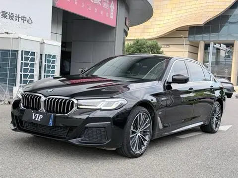 BMW 5 Series 2023 — фото 1
