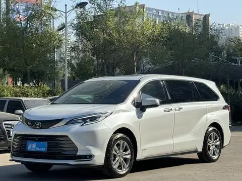 Toyota 赛那 2024